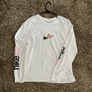 Large White/pink Nike Skateboarding Long Sleeve